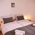 Lili Апартаменты