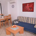 Lili Апартаменты *