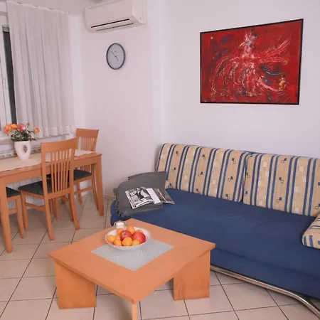 Lili Apartman *